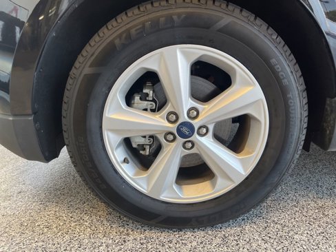 Used 2020 Ford Edge SE image 32