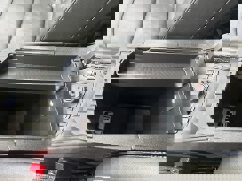 Certified 2024 GMC Terrain SLT image 27