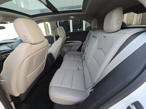 Used 2019 Cadillac XT4 Luxury w/ Cold Weather Package image 13