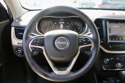 Used 2016 Jeep Cherokee Trailhawk w/ Comfort/Convenience Group image 13