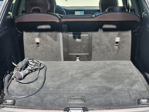 Certified 2023 Volvo XC60 T8 Plus image 18