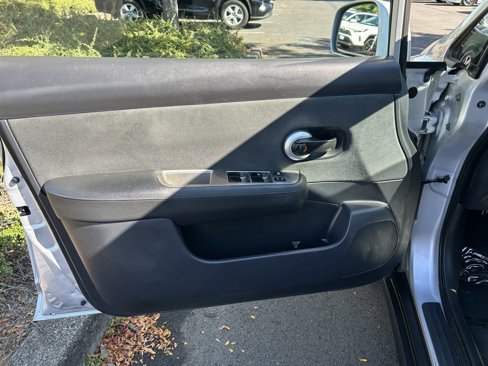 Used 2012 Nissan Versa 1.8 S image 9