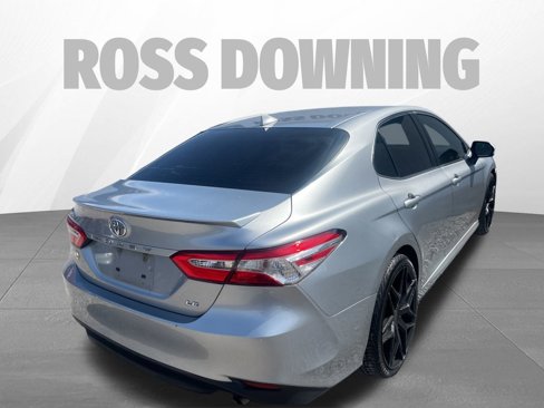 Used 2020 Toyota Camry LE image 4