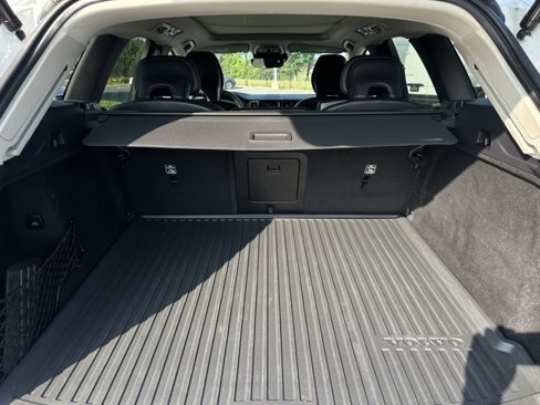 Used 2021 Volvo XC60 T5 Momentum w/ Advanced Package image 10