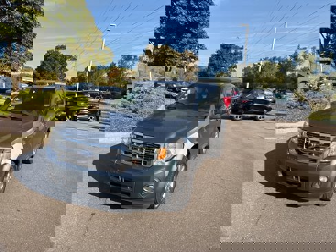Used 2010 Ford Escape XLT image 4