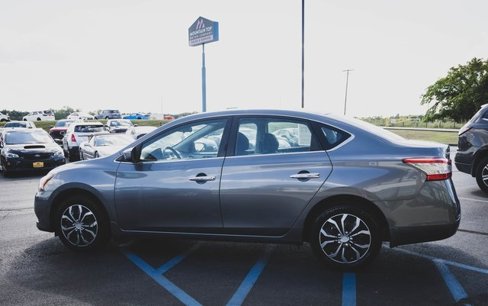 Used 2015 Nissan Sentra S image 14
