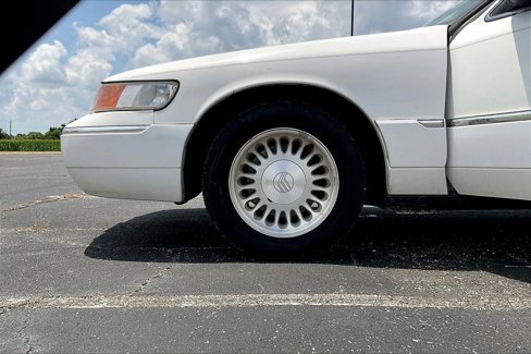 Used 2001 Mercury Grand Marquis LS image 3