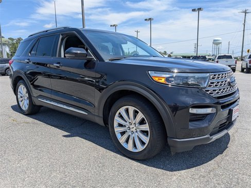 Used 2022 Ford Explorer Limited w/ Equipment Group 301A image 2