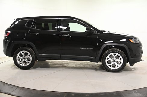 New 2025 Jeep Compass Sport image 2
