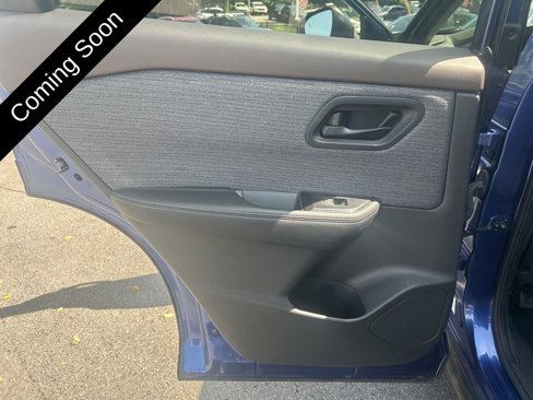 Used 2021 Nissan Rogue S image 60