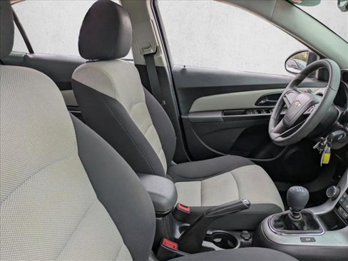 Used 2014 Chevrolet Cruze LS image 18