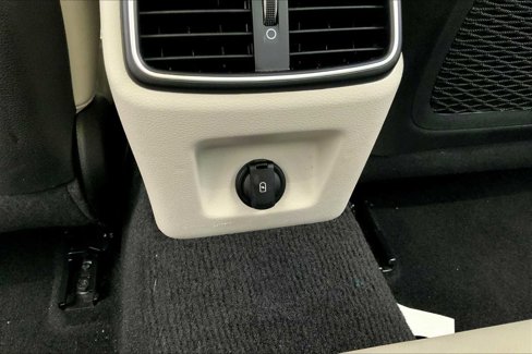 Used 2023 Genesis G70 2.0T image 36