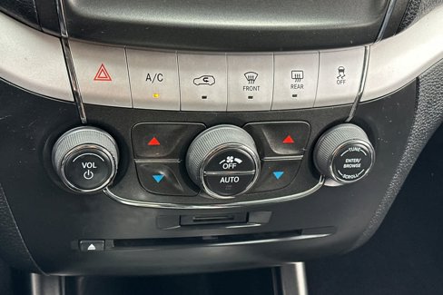 Used 2015 Dodge Journey R/T w/ Flexible Seating Group image 20