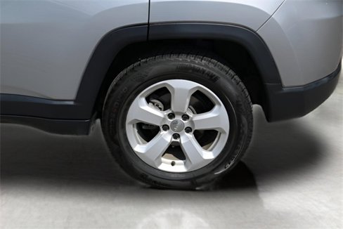 Used 2019 Jeep Compass Latitude image 9