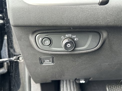 Used 2023 GMC Terrain SLE w/ Driver Convenience Package image 17