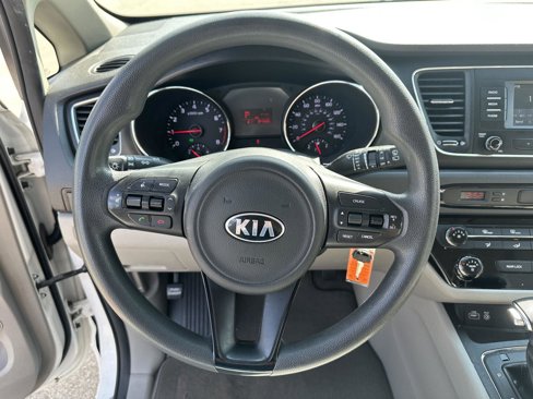 Used 2018 Kia Sedona L image 23