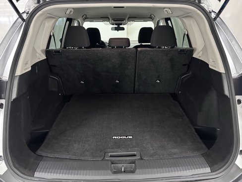 Used 2023 Nissan Rogue SV image 11