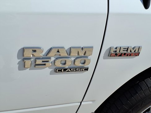 Used 2020 RAM 1500 Classic SLT image 12