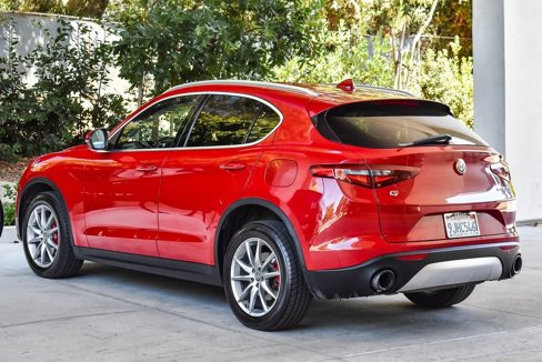 Used 2018 Alfa Romeo Stelvio Ti image 4
