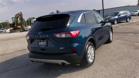 Used 2020 Ford Escape SE image 2