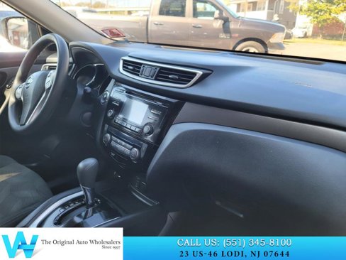 Used 2015 Nissan Rogue SV image 12