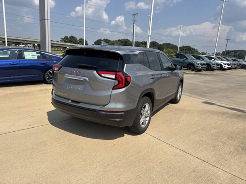 Used 2023 GMC Terrain SLE w/ LPO, Floor Liner Package image 21
