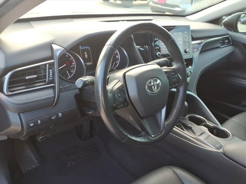 Used 2022 Toyota Camry SE image 18