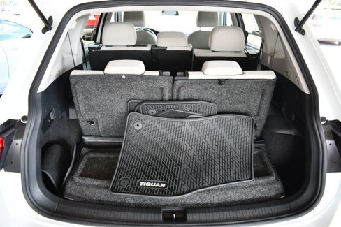 Used 2018 Volkswagen Tiguan S image 16