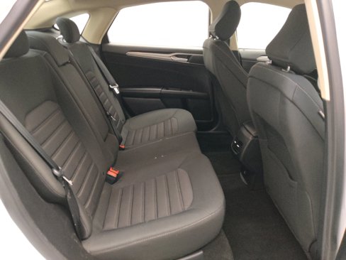 Used 2020 Ford Fusion SE image 19