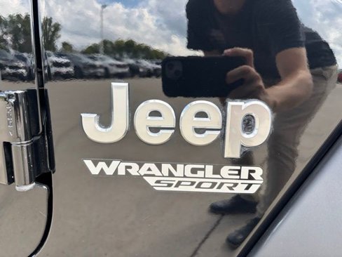 Used 2020 Jeep Wrangler Sport image 9
