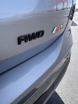 Used 2023 Chevrolet Equinox RS image 9