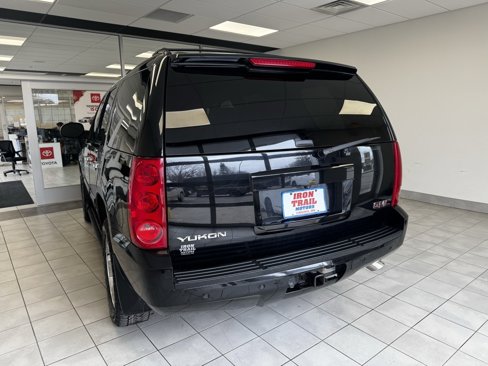 Used 2014 GMC Yukon SLT w/ SLT Chrome Package image 33