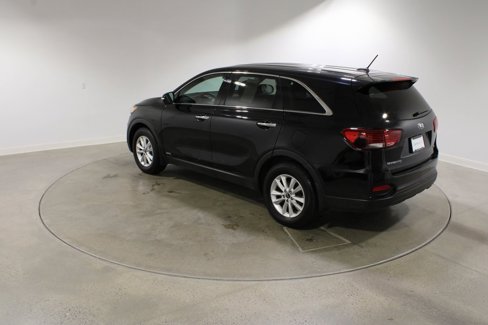 Used 2019 Kia Sorento LX image 3