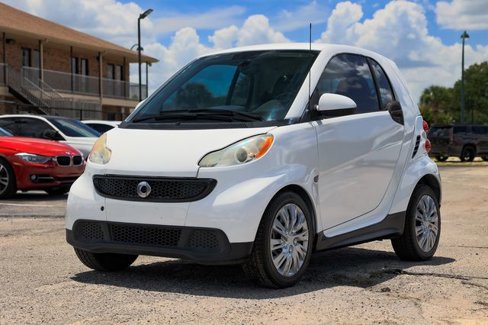 Used 2014 smart fortwo pure image 3
