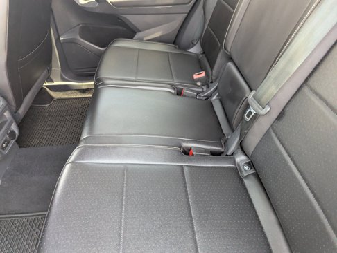 Used 2021 Volkswagen Tiguan SE image 16