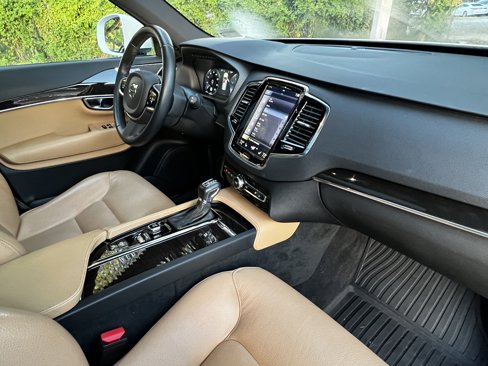 Used 2018 Volvo XC90 T6 Momentum w/ Convenience Package image 48
