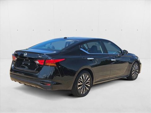 Used 2023 Nissan Altima 2.5 SV image 5