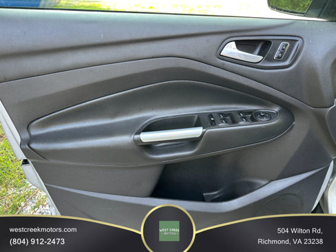 Used 2015 Ford Escape SE image 17