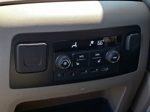 Used 2018 Chevrolet Tahoe LT image 12
