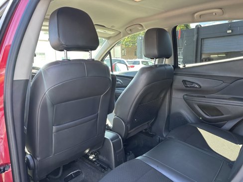 Used 2020 Buick Encore Preferred image 19