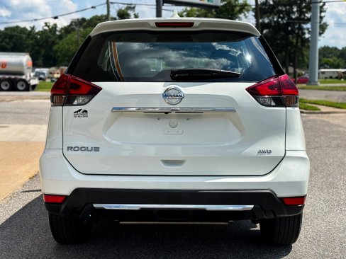 Used 2019 Nissan Rogue S image 9
