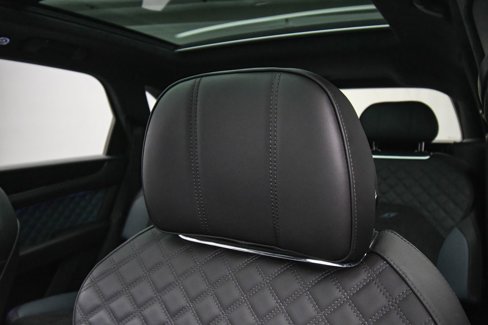 Used 2022 Bentley Bentayga image 54