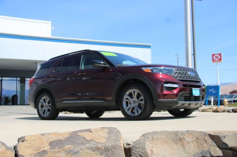 Used 2022 Ford Explorer XLT w/ Equipment Group 202A image 5