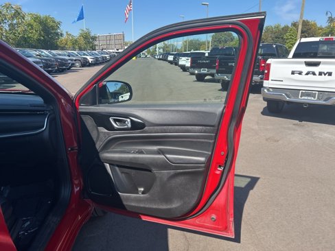 Used 2022 Jeep Compass Limited image 16