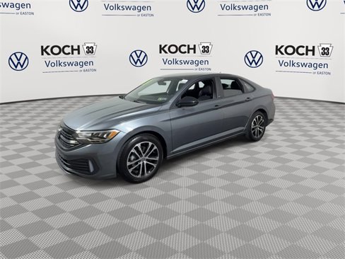 Used 2024 Volkswagen Jetta Sport image 4