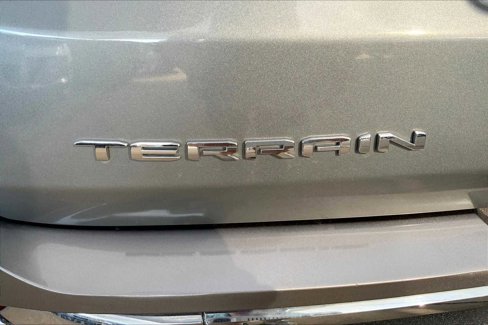 Used 2023 GMC Terrain SLT image 9