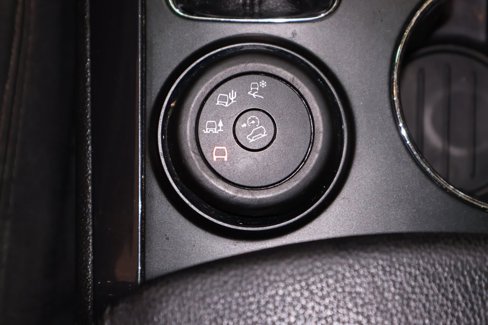 Used 2017 Ford Explorer XLT image 33