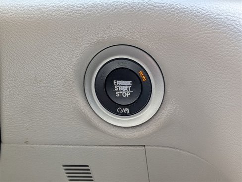 Used 2017 Chrysler Pacifica Touring-L image 15