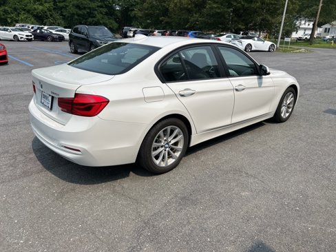 Used 2018 BMW 320i xDrive Sedan w/ Convenience Package image 5
