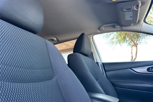 Used 2018 Nissan Rogue Sport S image 19